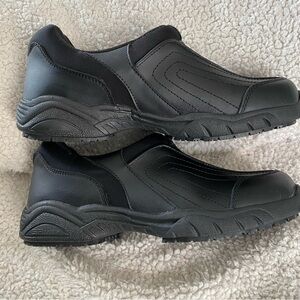 Slip Resistant Women’s Shoes, slit on, soft work toe, rubber sole, Sz: 7